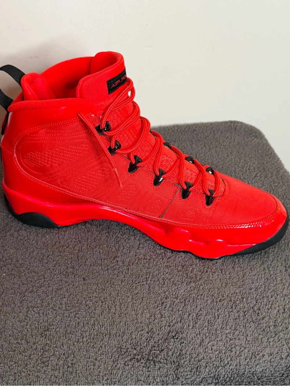 Air Jordan 9 Retro Chile Red Black men’s size 11